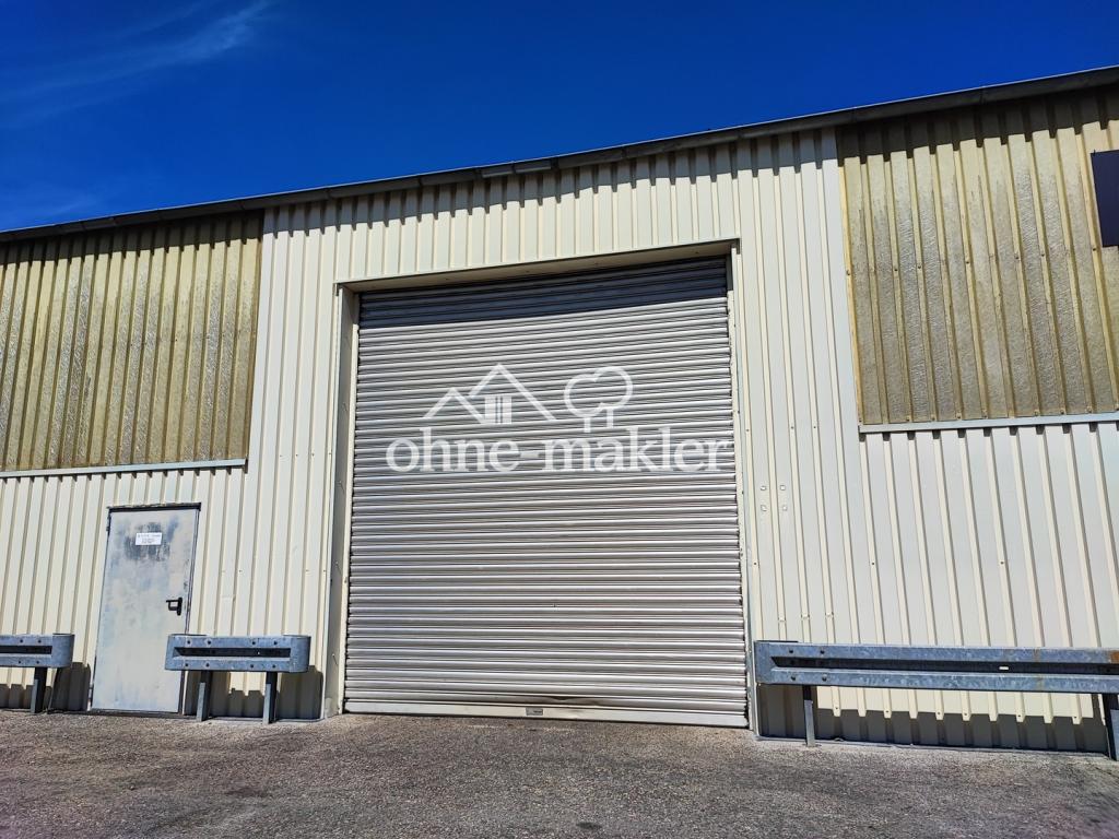 Eingang 1 von 3 Hallen