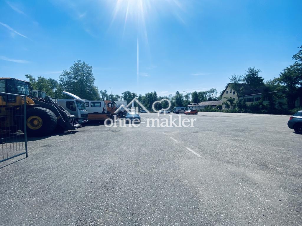 Einfahrt von Draußen