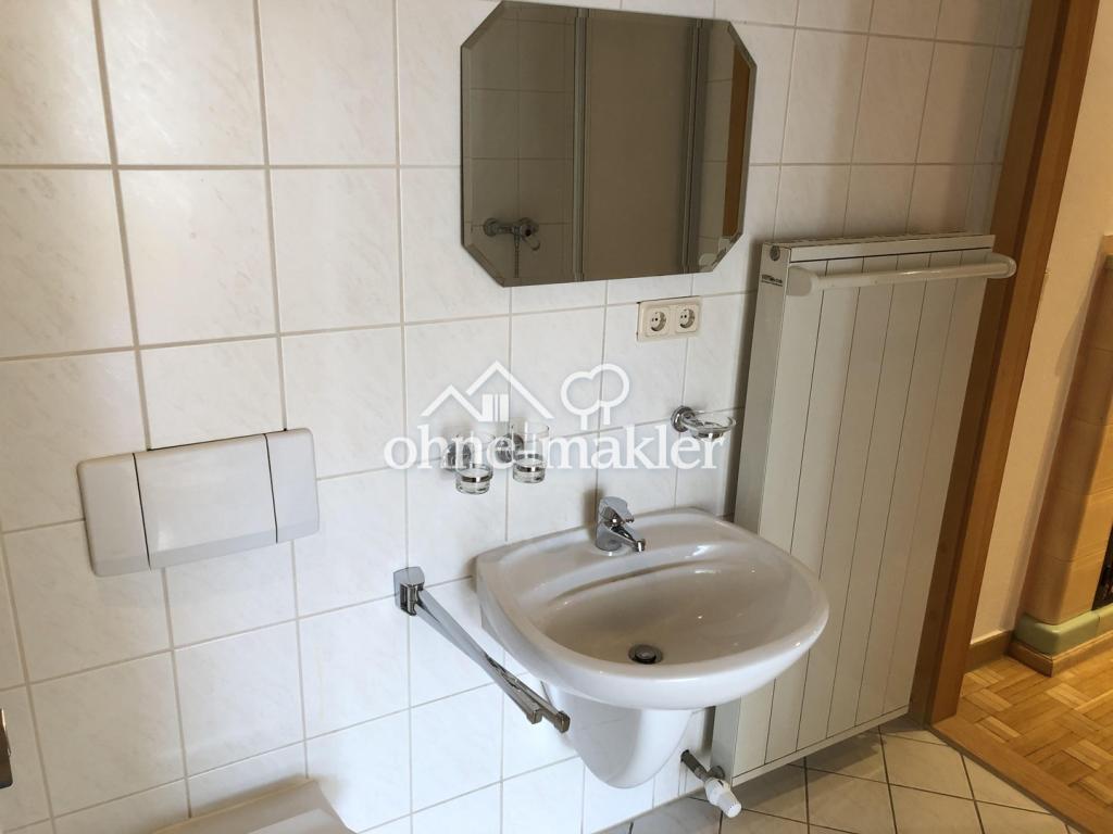 Neuwertige Wohnung mit vier Zimmern, Vollbad und EBK, Traumterrasse in Freiberg - Photo 4