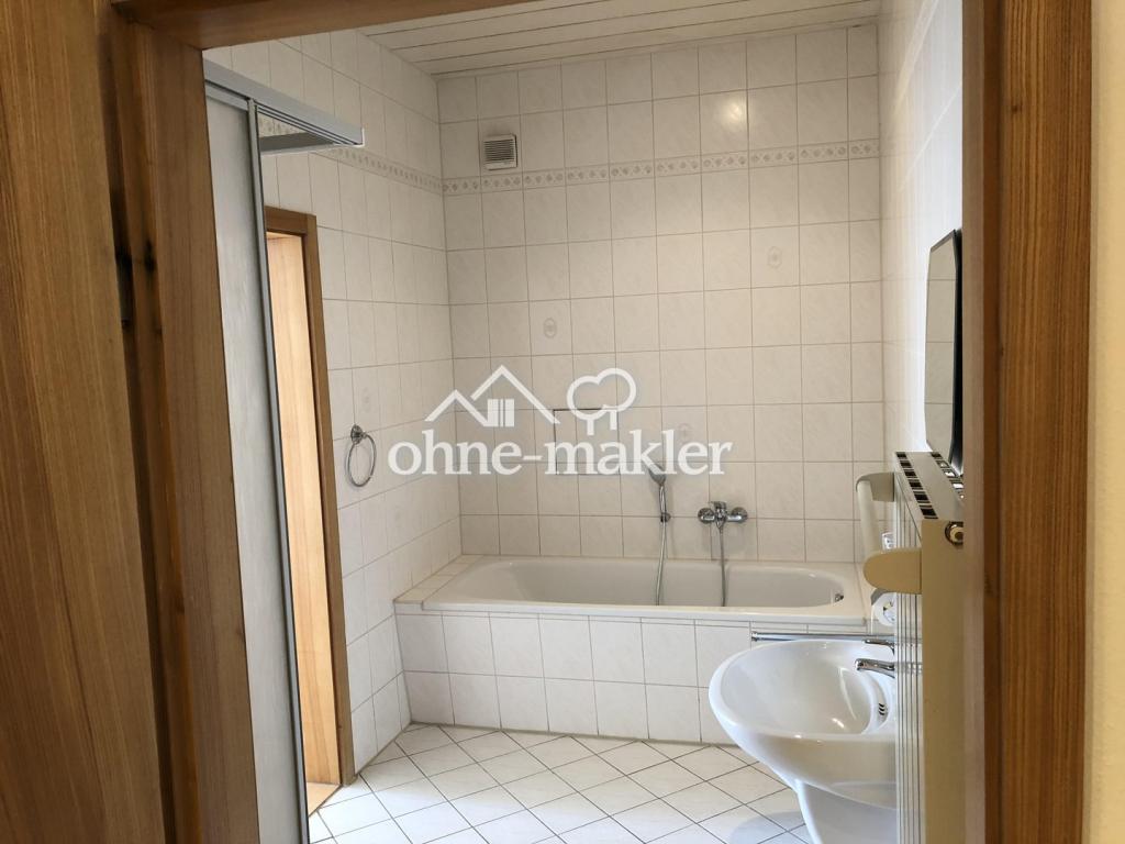 Neuwertige Wohnung mit vier Zimmern, Vollbad und EBK, Traumterrasse in Freiberg - Photo 5