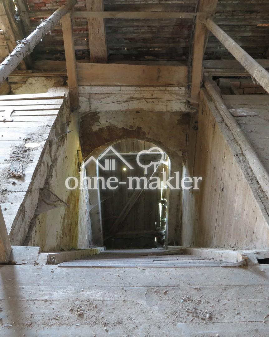 2 Treppenaufgänge z. Kornlager