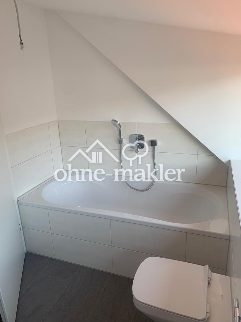 4 Zimmer (2 Zimmer eingeschränkte Nutzung) Wohnung, Dachterrasse, EBK, Tiefgarage, KfW 55 - Photo 4