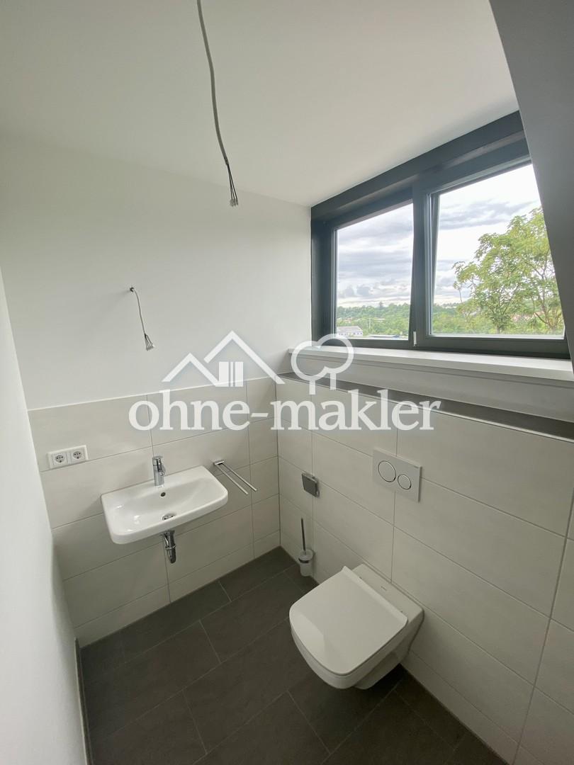 Neuwertige 3-Zimmer Wohnung in Toplage| Energieeffizient KfW55 | Balkon | Einbauküche | TG | Keller - Photo 4