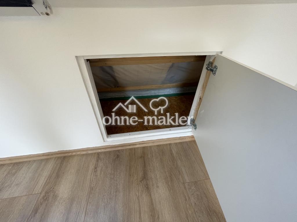 Abstellfläche im Dach