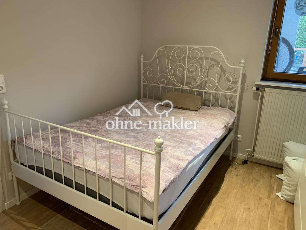 Bett im Schlafzimmer