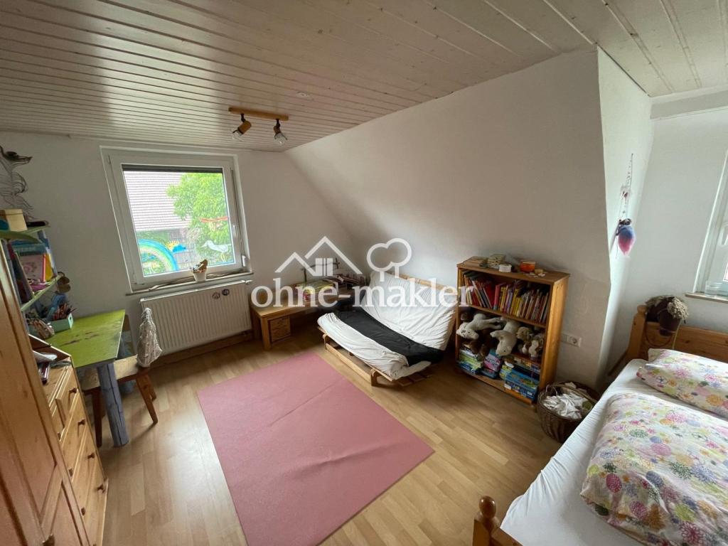 5 1/2 Zimmer Wohnung in ruhig gelegenem Zweifamilienwohnhaus mit sonnigem Garten - Photo 3