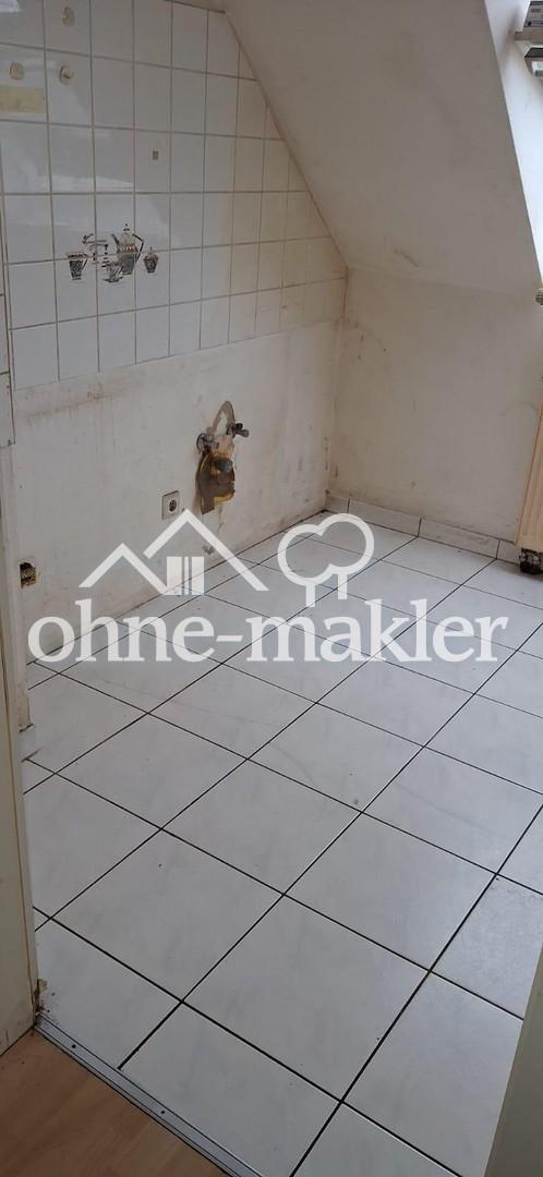 MIETFREI!!! Renovierungsbedürftige 2,5 Dachgeschosswohnung (Mietfreiezeit nach Vereinbarung) - Foto 2