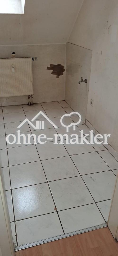 MIETFREI!!! Renovierungsbedürftige 2,5 Dachgeschosswohnung (Mietfreiezeit nach Vereinbarung) - Foto 3