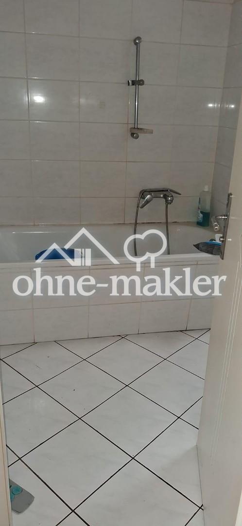 MIETFREI!!! Renovierungsbedürftige 2,5 Dachgeschosswohnung (Mietfreiezeit nach Vereinbarung) - Foto 1