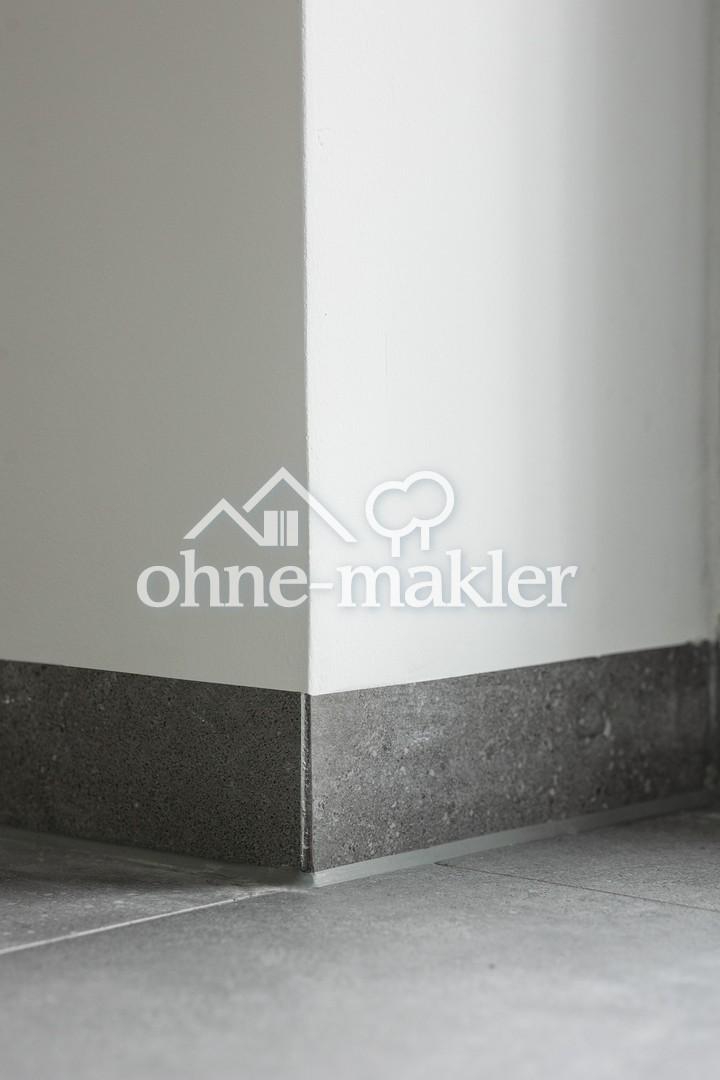 Wandgerader Sockel
