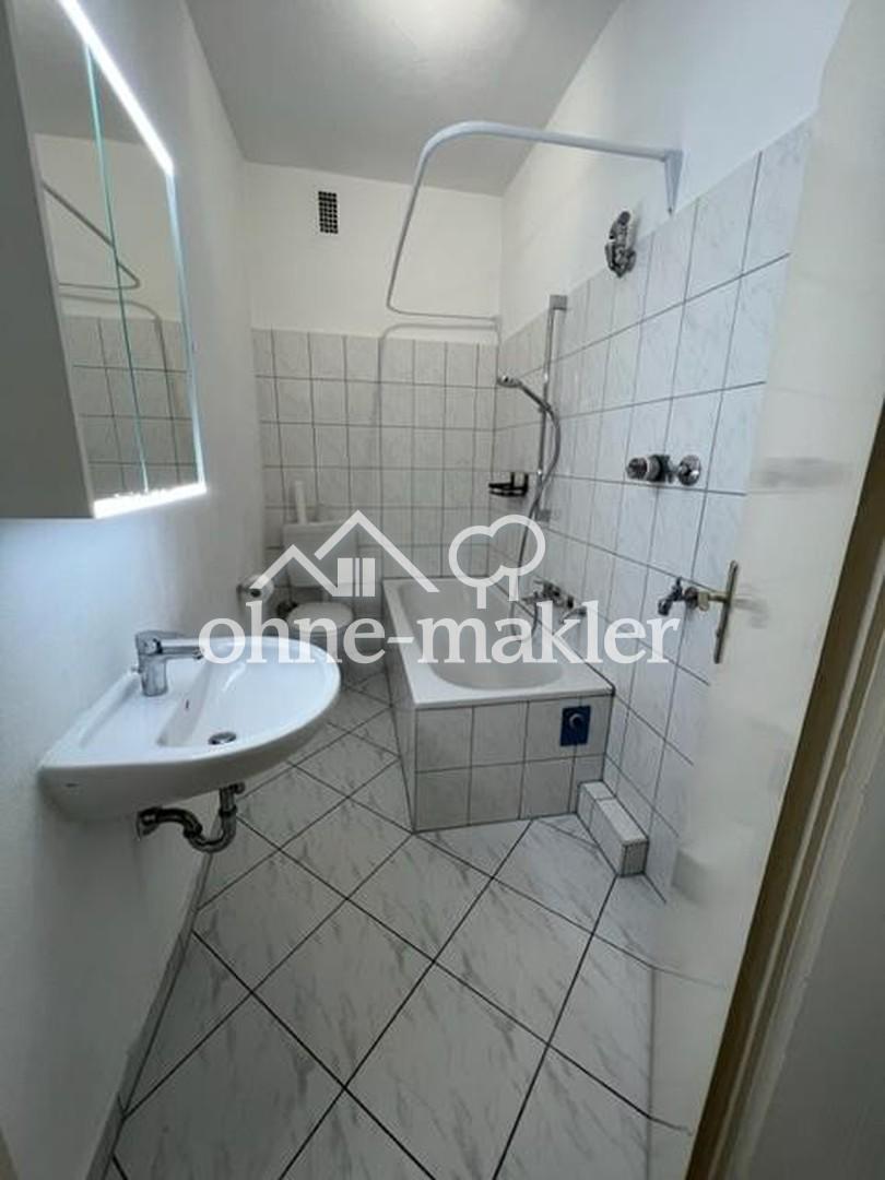 3 Zimmerwohnung 4. OG mit Balkon in ruhiger, zentraler Lage inkl. PKW Stellplatz und Einbauküche - Photo 5