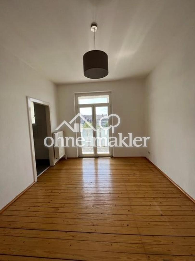 3 Zimmerwohnung 4. OG mit Balkon in ruhiger, zentraler Lage inkl. PKW Stellplatz und Einbauküche - Photo 1