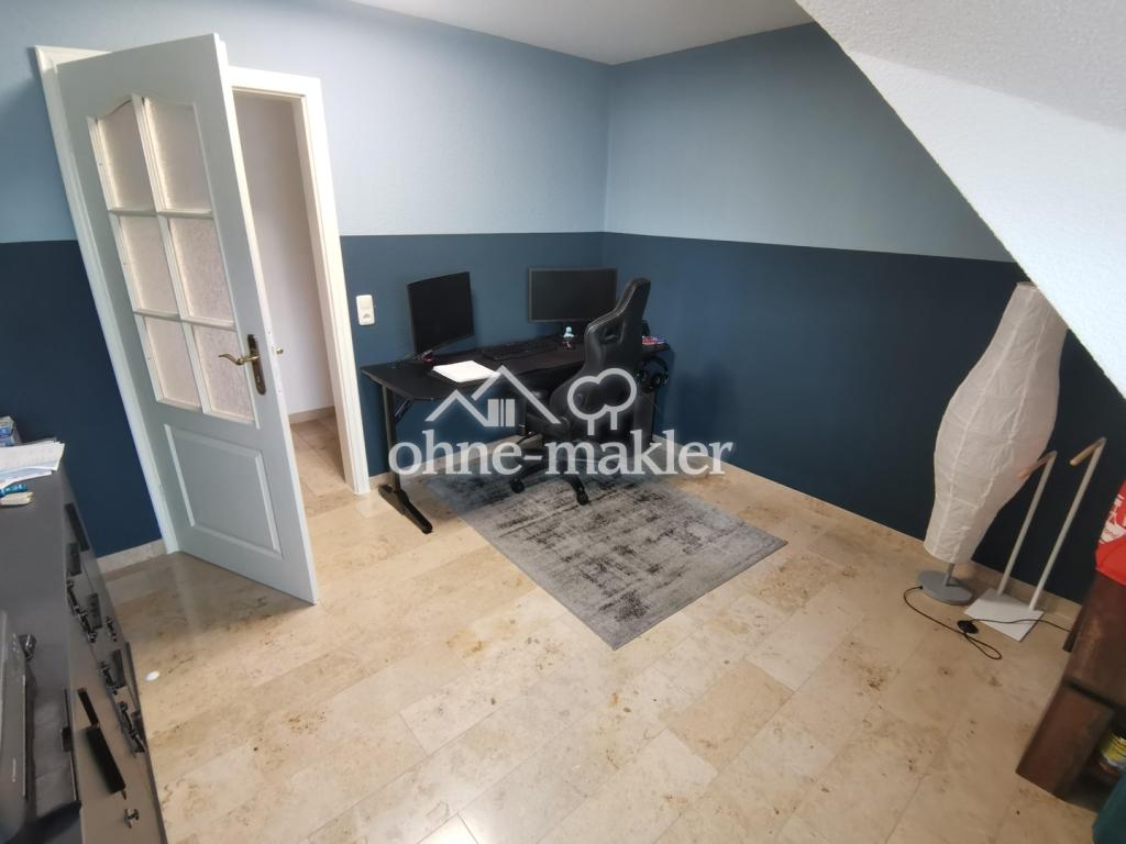 4-Raum DG-Wohnung mit EBK und Balkon - Photo 4