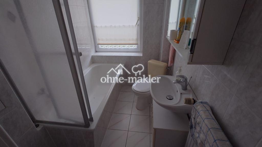 ohne Prov.: 3-Raum-Wohnung, große Küche, Bad mit Fenster, Wanne+Dusche, schön saniert+renoviert - Photo 4