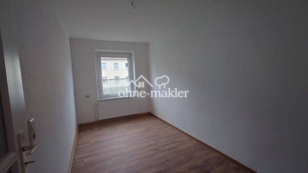 ohne Prov.: 3-Raum-Wohnung, große Küche, Bad mit Fenster, Wanne+Dusche, schön saniert+renoviert - Photo 1