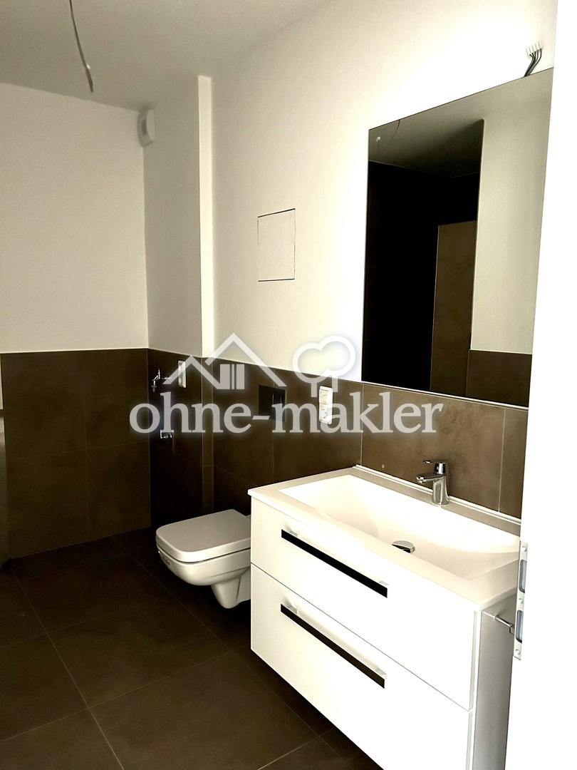 Top moderne, neuwertige 2 ZiKüche/Bad/ großer Balkon - Königsbergerstraße 1b - Photo 5