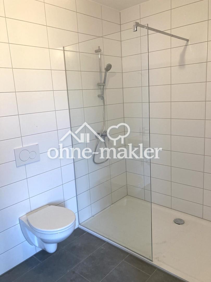 Große begehbare Dusche