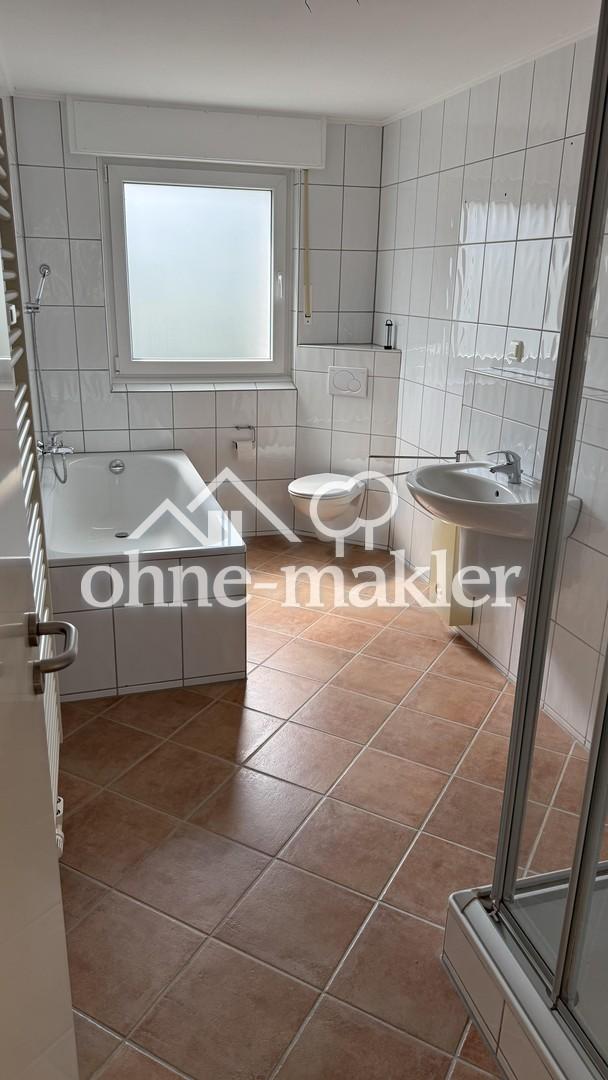 OG Wannenbad mit Dusche
