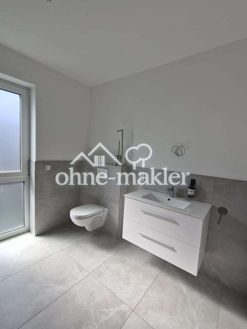 ,,Helle, moderne, geräumige 2- Zimmer Obergeschosswohnung'' - Photo 2