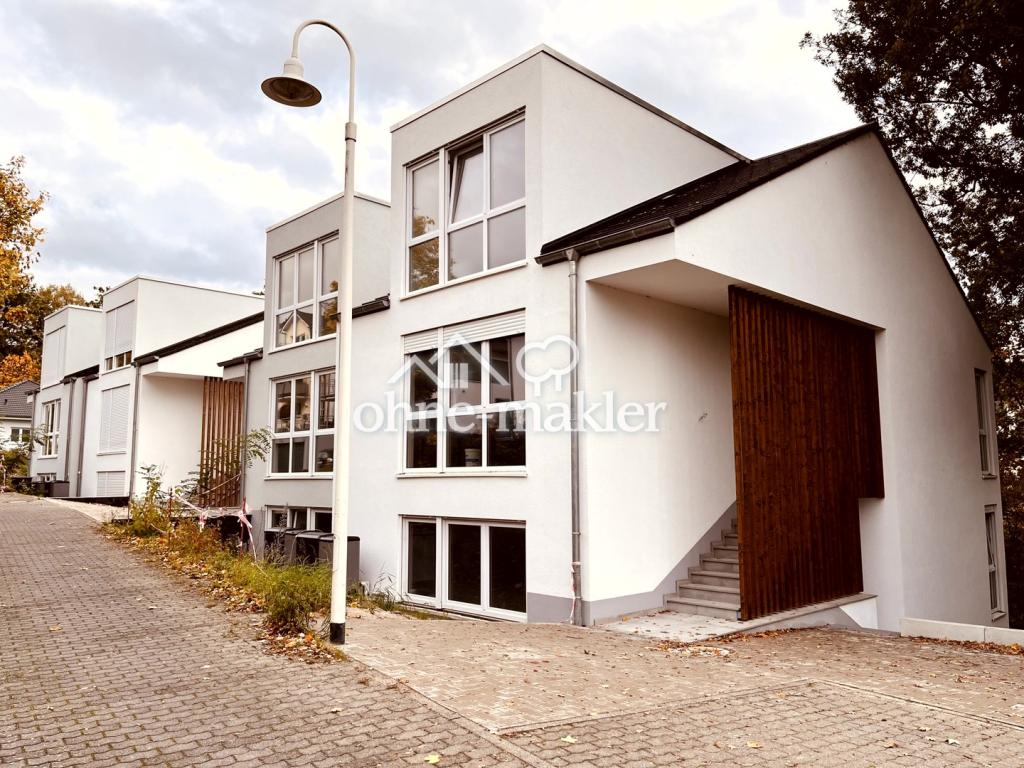 Liegenschaft (Häuser 1 und 2)