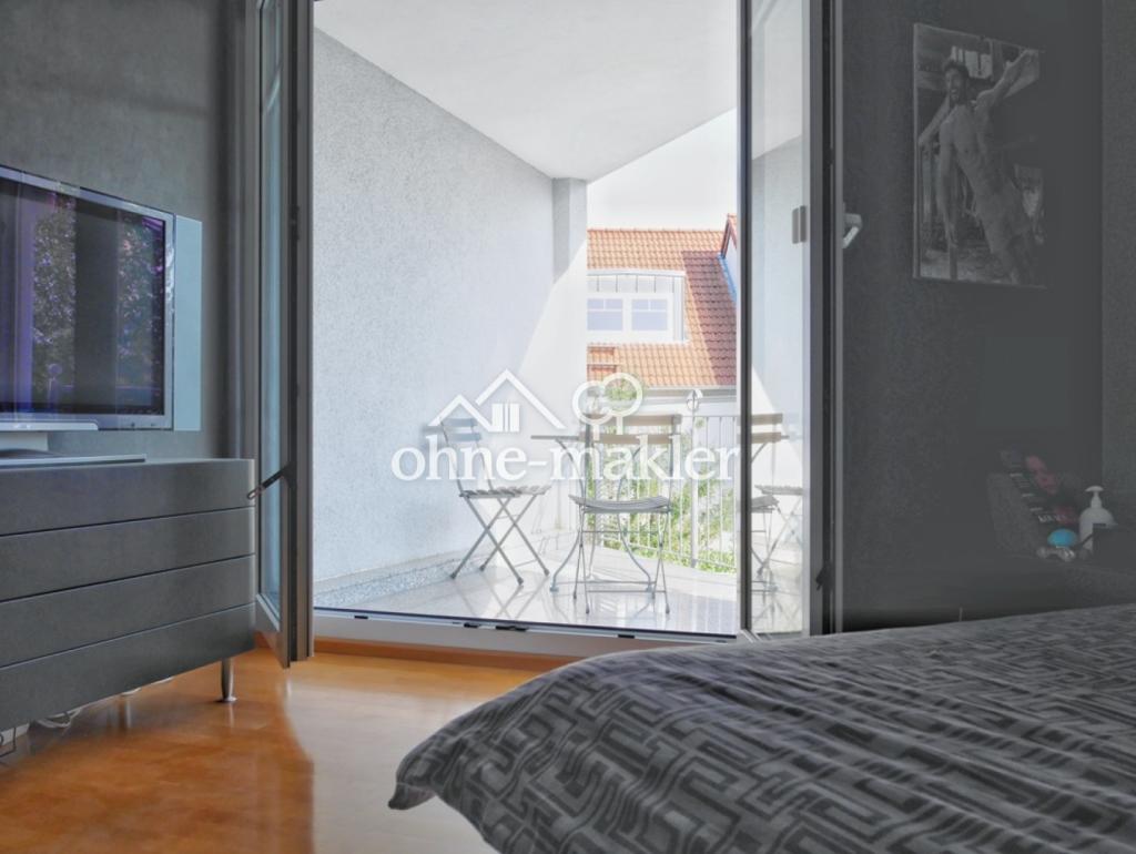 Schlafzimmer mit Balkon