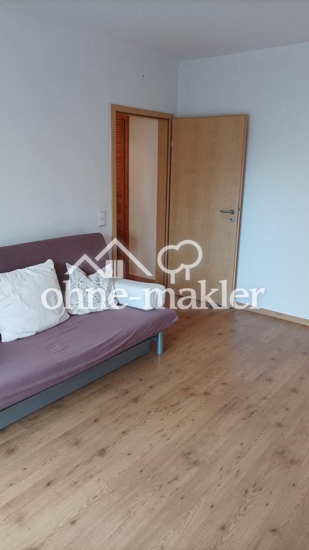 Gepflegte 2 ZKB in zentraler Lage mit Stellplatz - Foto 1