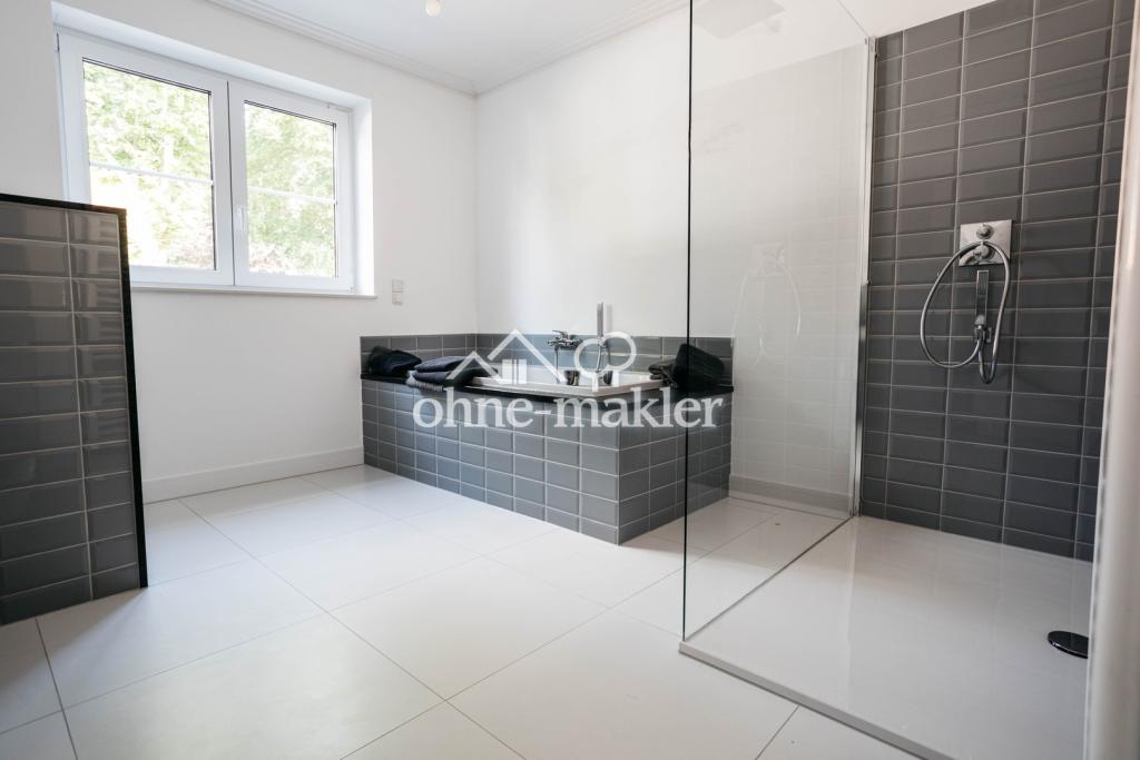 Blick auf die Badewanne