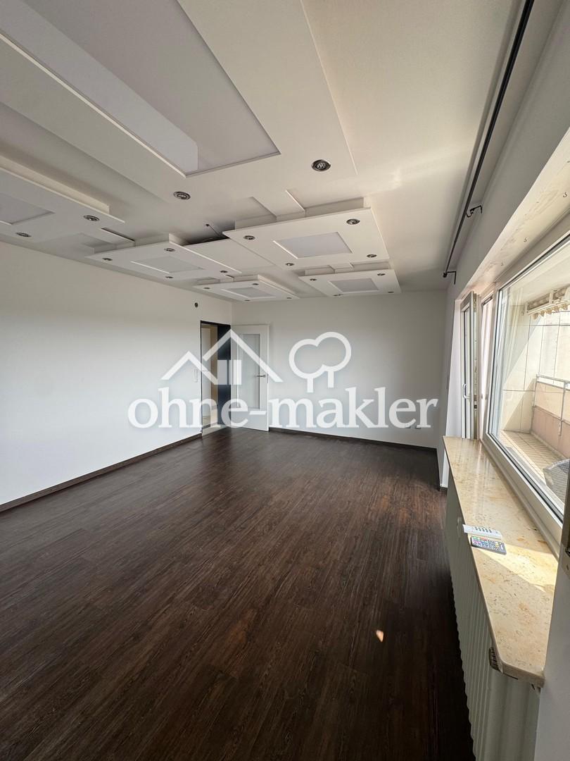 Helle 2-Zimmer-Wohnung mit großer Loggia, Einbauküche und Weitblick - Photo 1