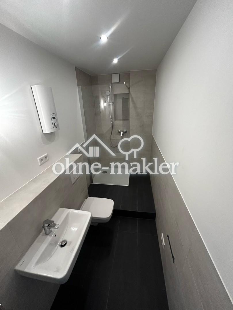 Umfangreich sanierte, helle Wohnung mit Balkon (EK,Waschmaschine,Keller) - Photo 3