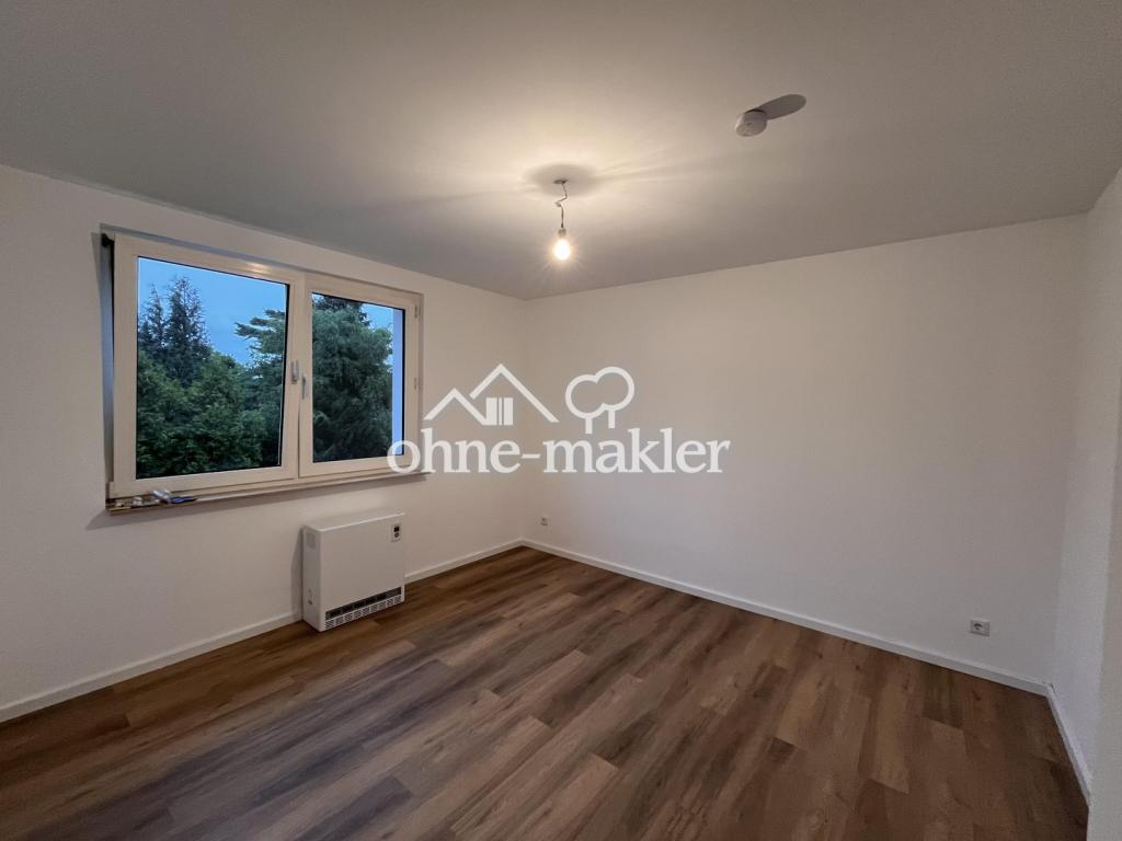Umfangreich sanierte, helle Wohnung mit Balkon (EK,Waschmaschine,Keller) - Photo 2