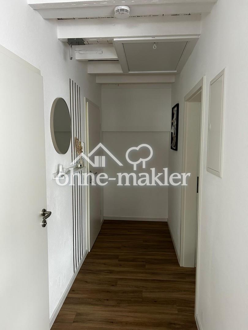 Eingang mit Wohnungstür