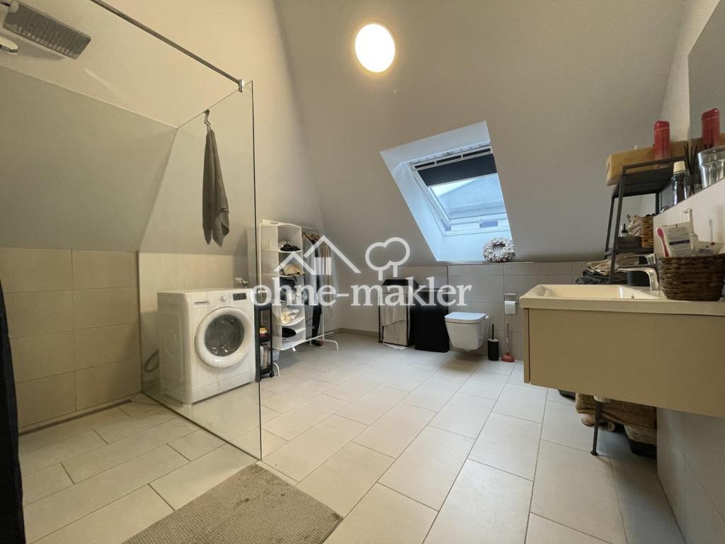 Großes Badezimmer