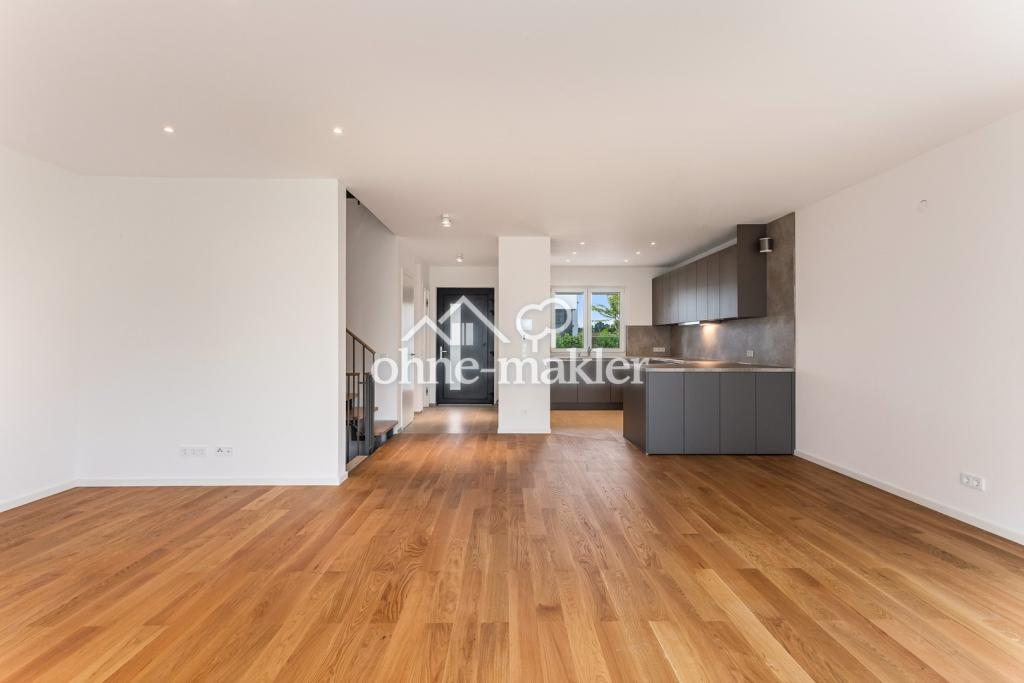 Exklusives Einfamilienhaus mit hochwertiger Ausstattung, Garage und Garten - Photo 2