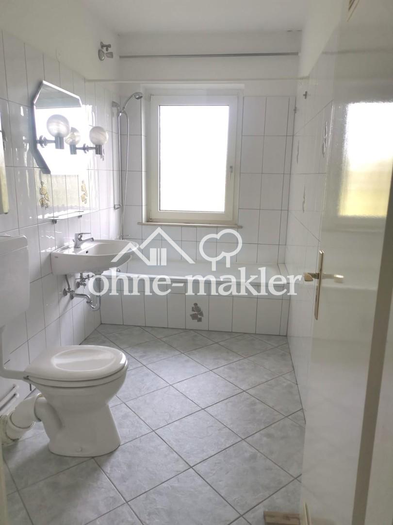 Uninähe, 2 Zimmer, Wohnküche, Einbauküche, begehbarer Kleiderschrank,Gartennutzung, Fernblick...... - Photo 3