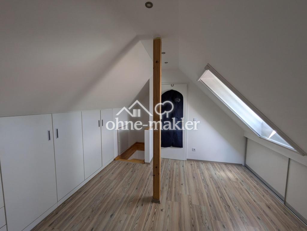 Ankleidezimmer, Blick auf HWR