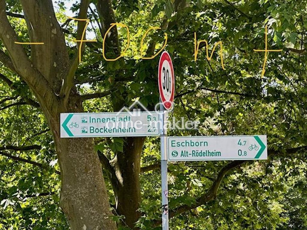 Entferungen 700m vom Gebäude