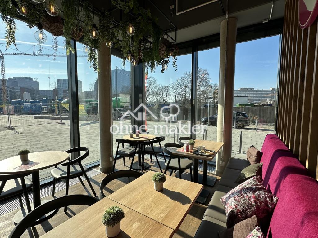 Cafe 50 m von Wohnung
