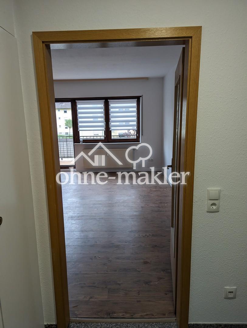 Blick von Flur in Wohnzimmer