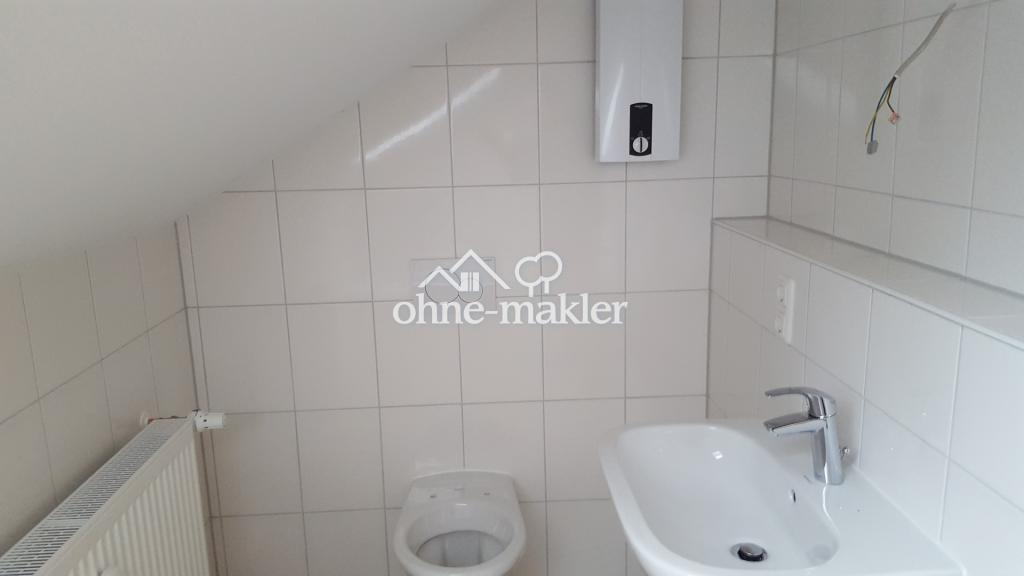 Sehr schöne renovierte Dachgeschoss-Wohnung 1,5 ZKB - Photo 2