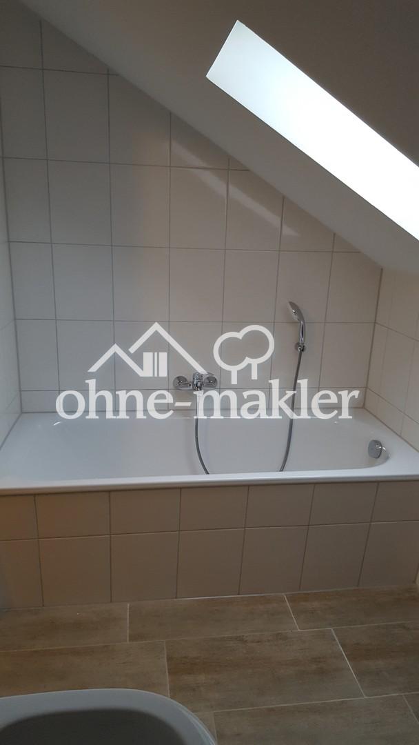 Sehr schöne renovierte Dachgeschoss-Wohnung 1,5 ZKB - Photo 3