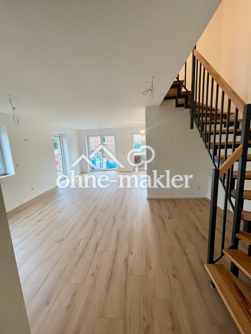 Neubau Doppelhaushälfte in schöner Lage - 4 Zimmer zzgl. ausgebauten Dachboden und Garten! - Photo 1