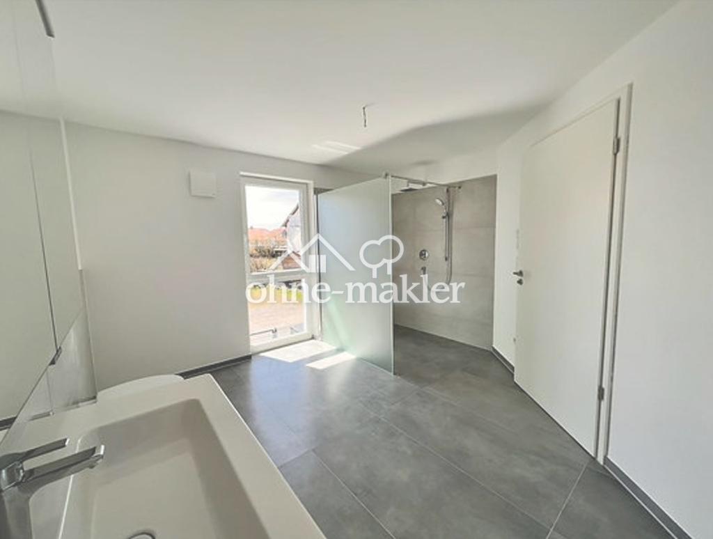 oberes Badezimmer -2