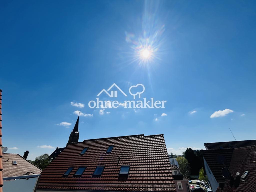 1.050€ warm - Renovierte 2,5-Zimmer-Wohnung mit EBK,Balkon,Keller&Garage - Foto 1