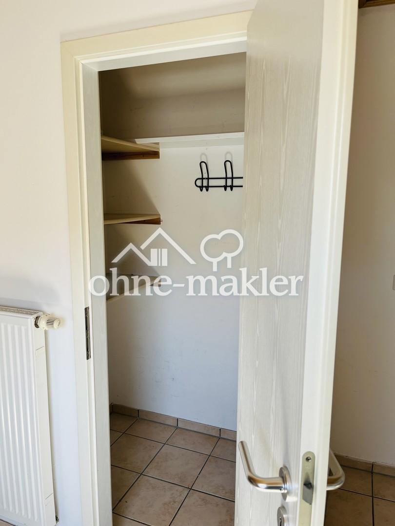 995€ warm - Renovierte 2,5-Zimmer-Wohnung mit EBK, Balkon, Keller&Garage - Photo 3