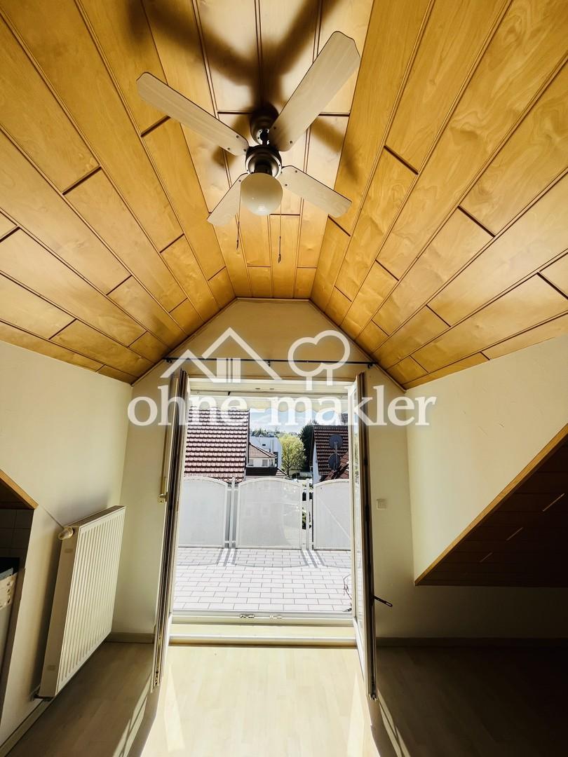 995€ warm - Renovierte 2,5-Zimmer-Wohnung mit EBK, Balkon, Keller&Garage - Photo 4