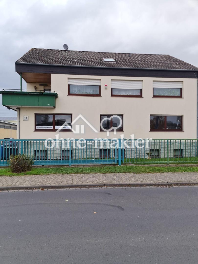 Bürohaus seitlich