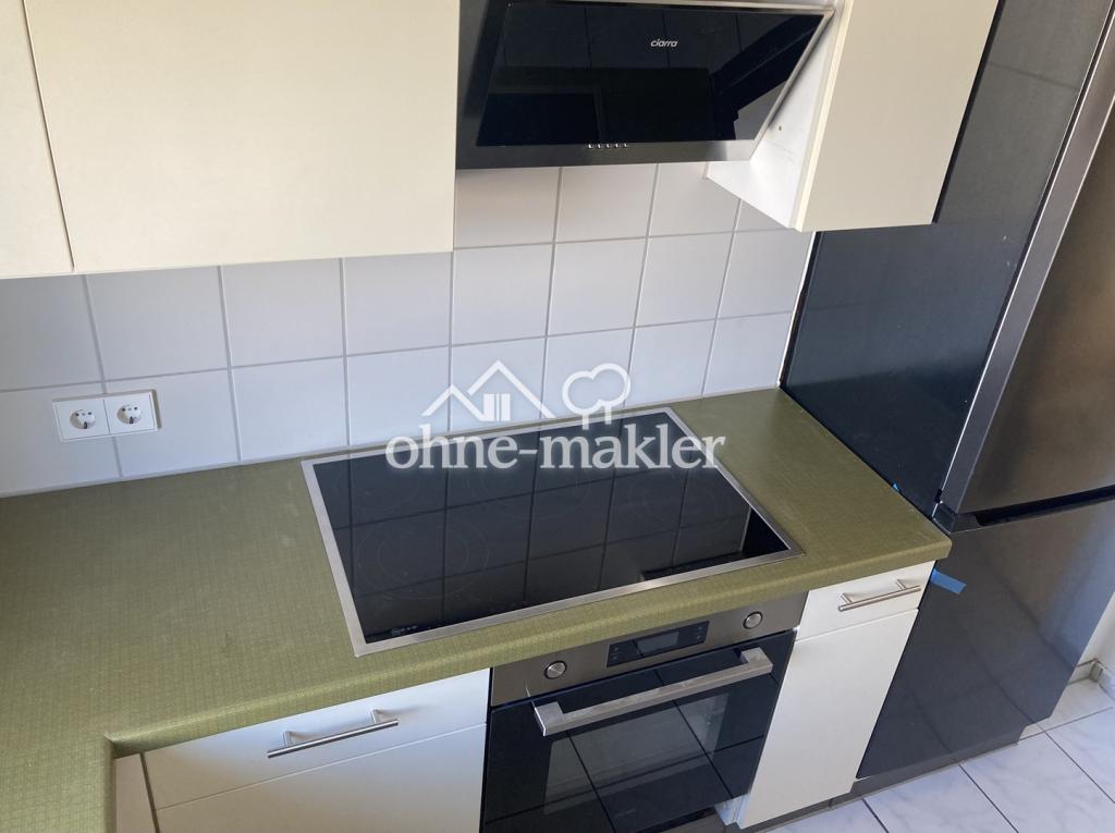 zentrale und verkehrsberuhigte Lage teilmöblierte Penthouse Perle direkt am Wilhelmsplatz mit Aufzug - Photo 5