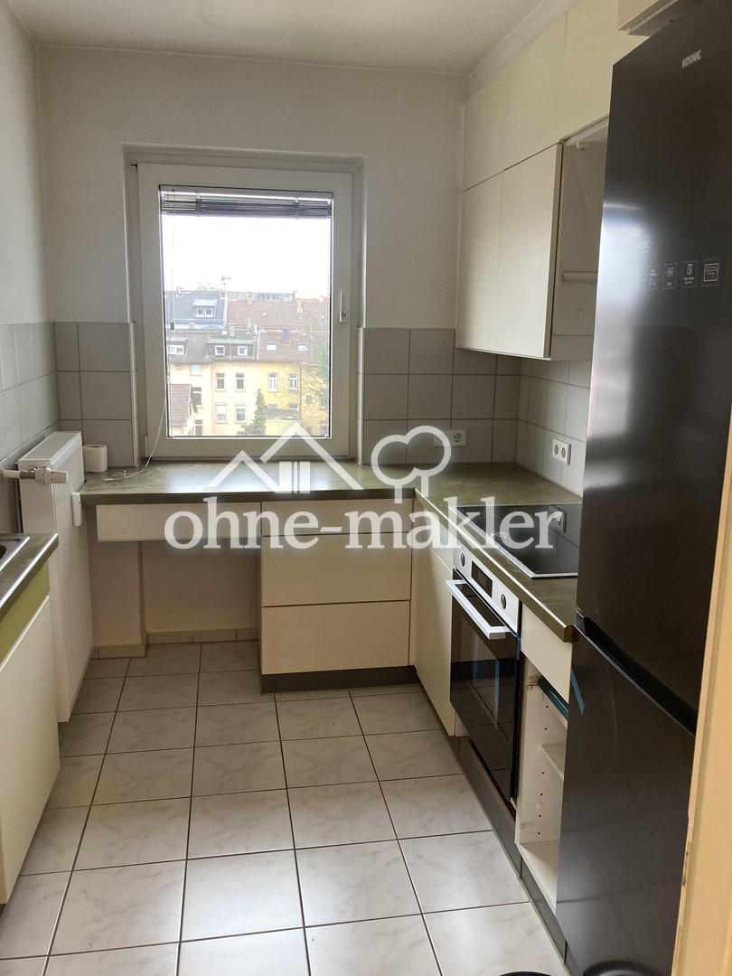 zentrale und verkehrsberuhigte Lage teilmöblierte Penthouse Perle direkt am Wilhelmsplatz mit Aufzug - Photo 3
