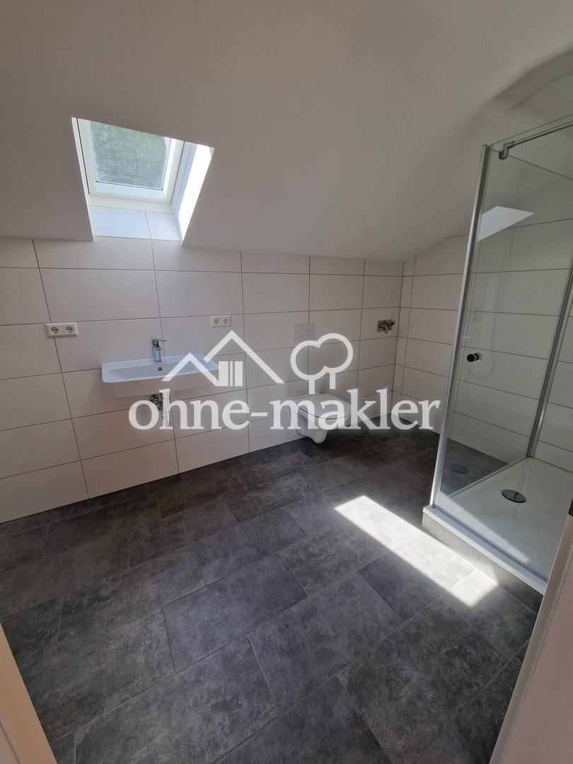 Helle 2,5-Zi-DG-Wohnung mit großer Wohnküche in ruhiger Waldrandlage – 5 Min nach Heidenheim - Foto 4