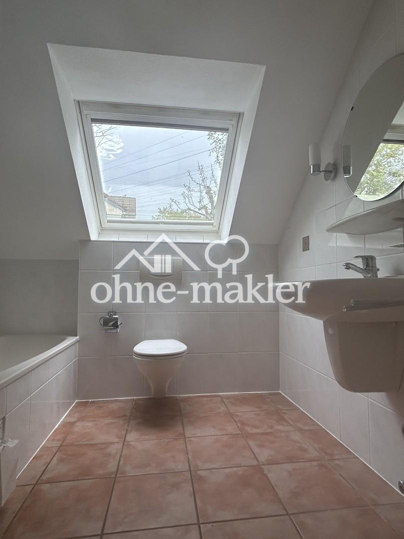 Badezimmer von Badtür aus